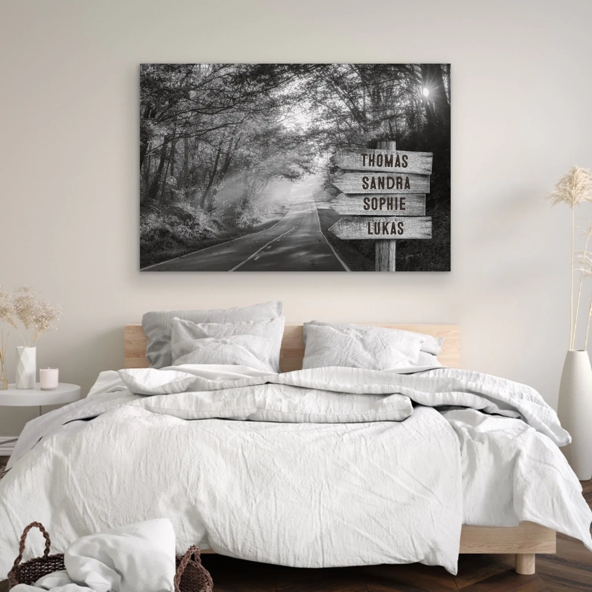 Personalisierte Leinwand "Wegweiser am Waldweg"