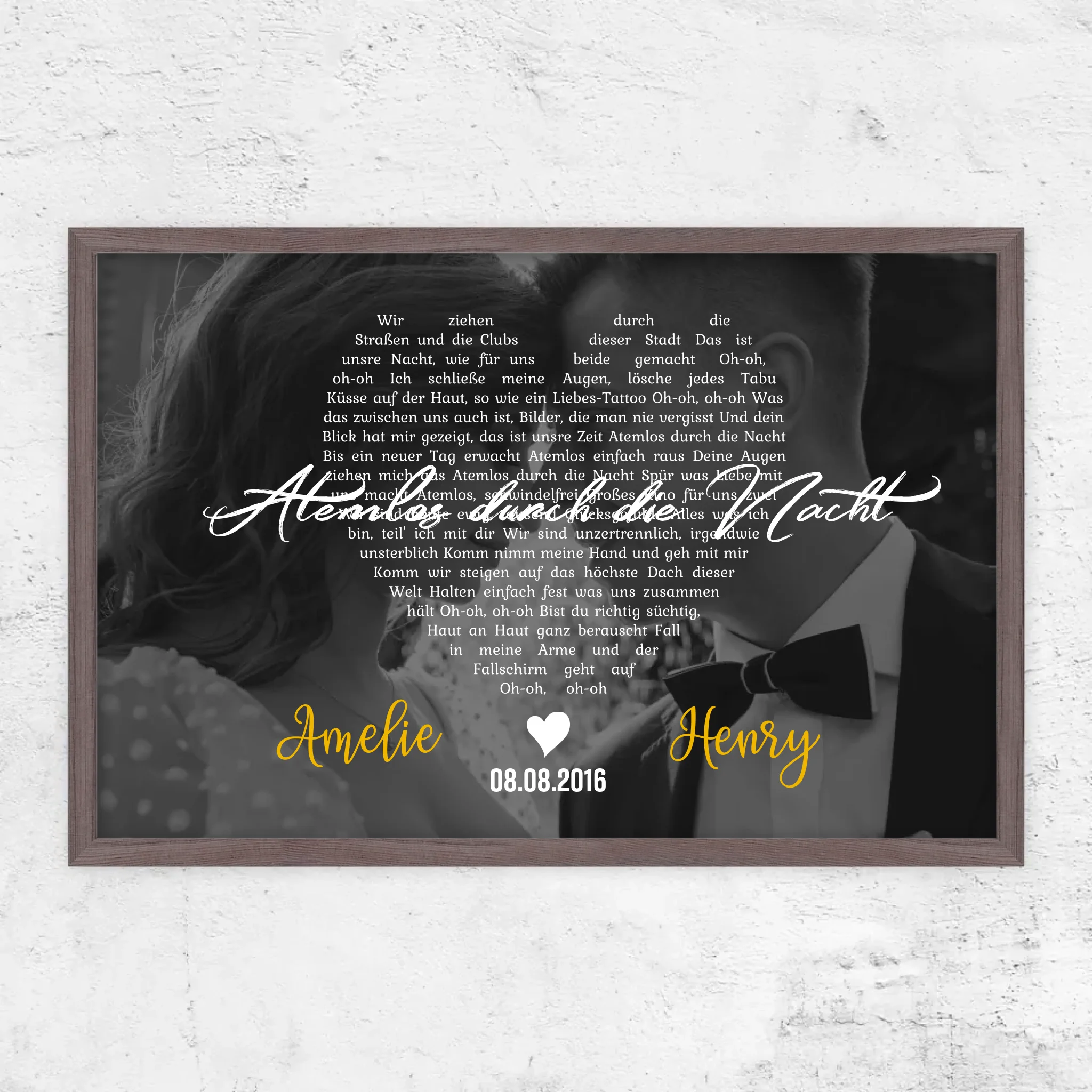 Personalisiertes Poster – Herzförmige Songtexte in Schwarz-Weiß