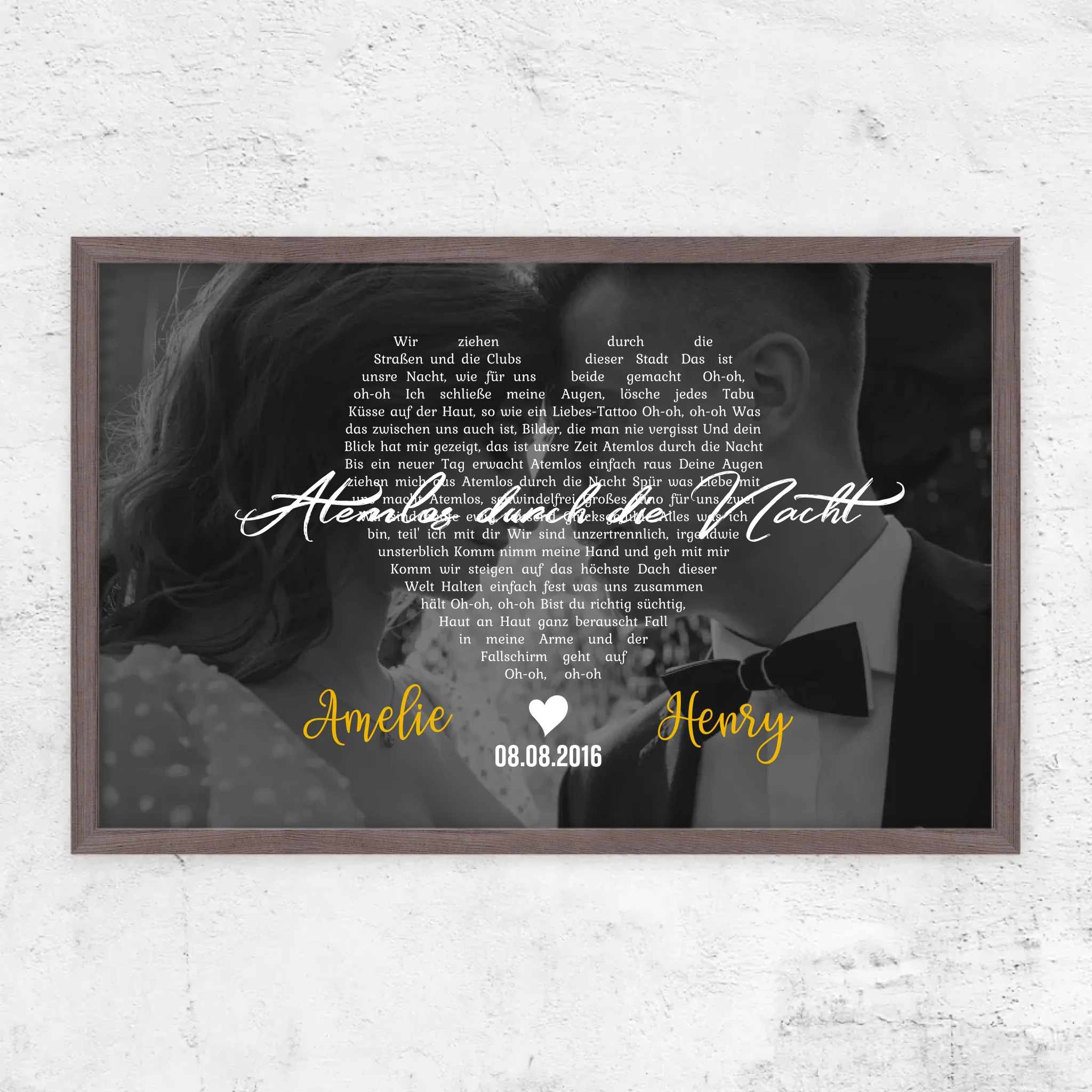 Personalisiertes Poster – Herzförmige Songtexte in Schwarz-Weiß