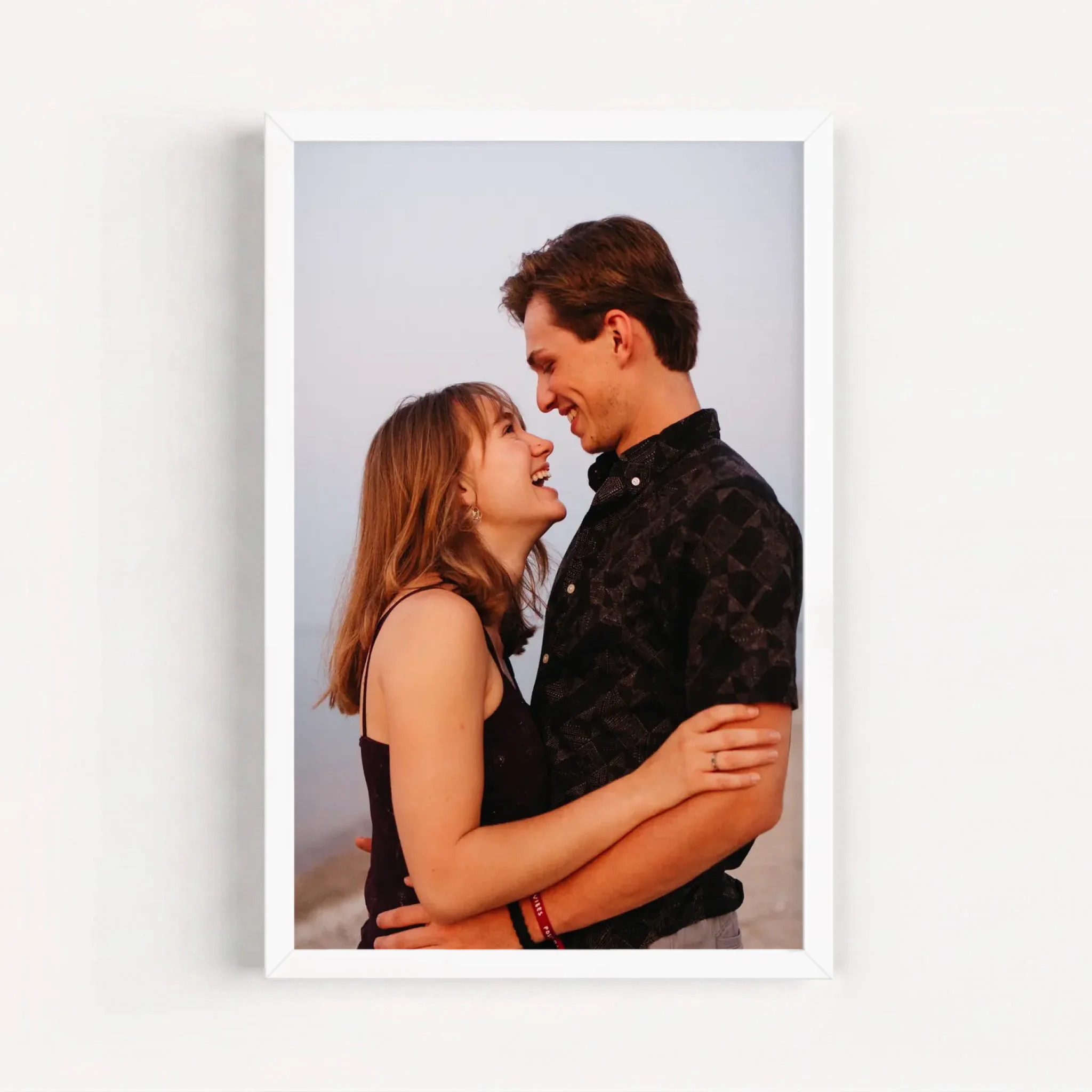 Live Mockup - Frame Poster - White - 20x30