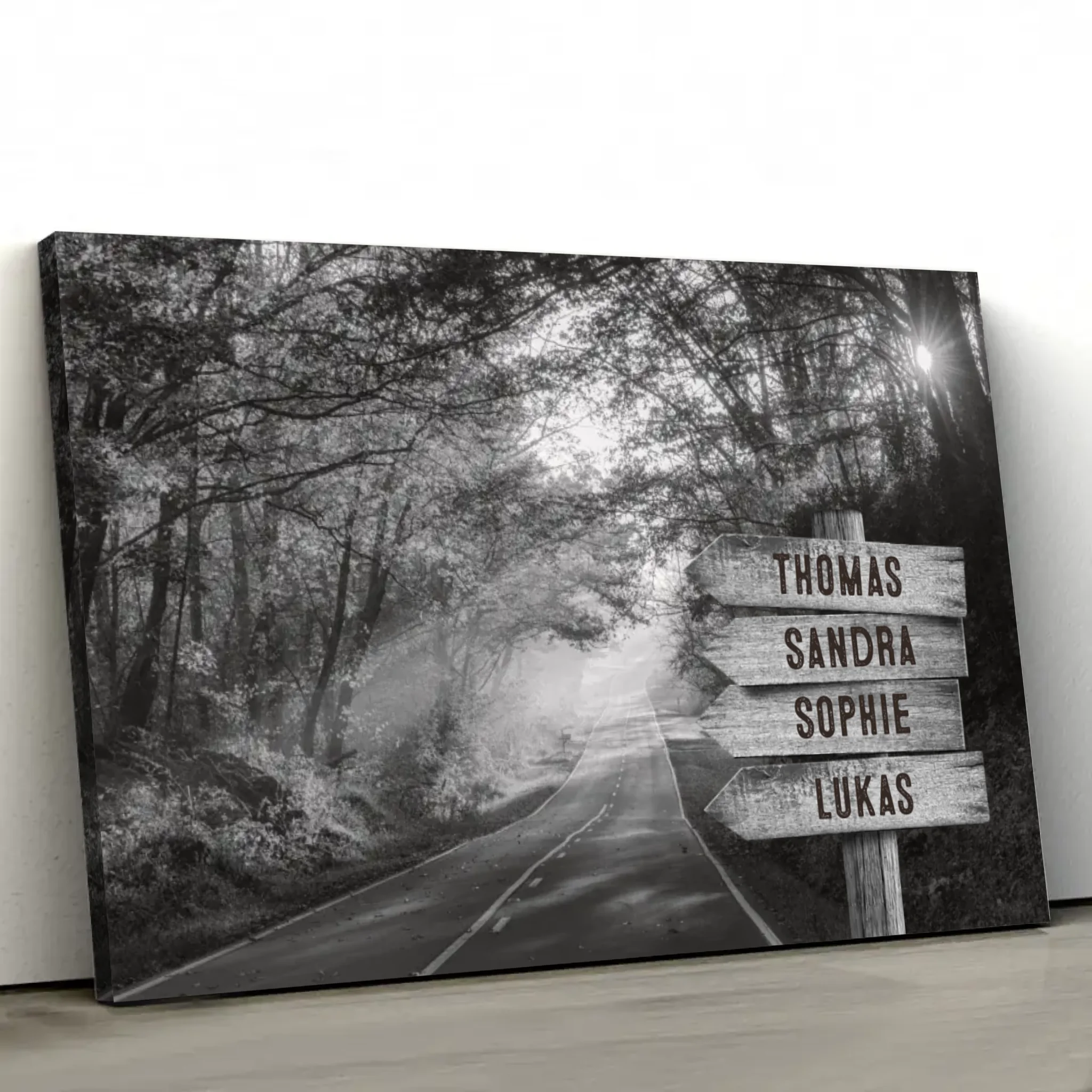 Personalisierte Leinwand "Wegweiser am Waldweg"