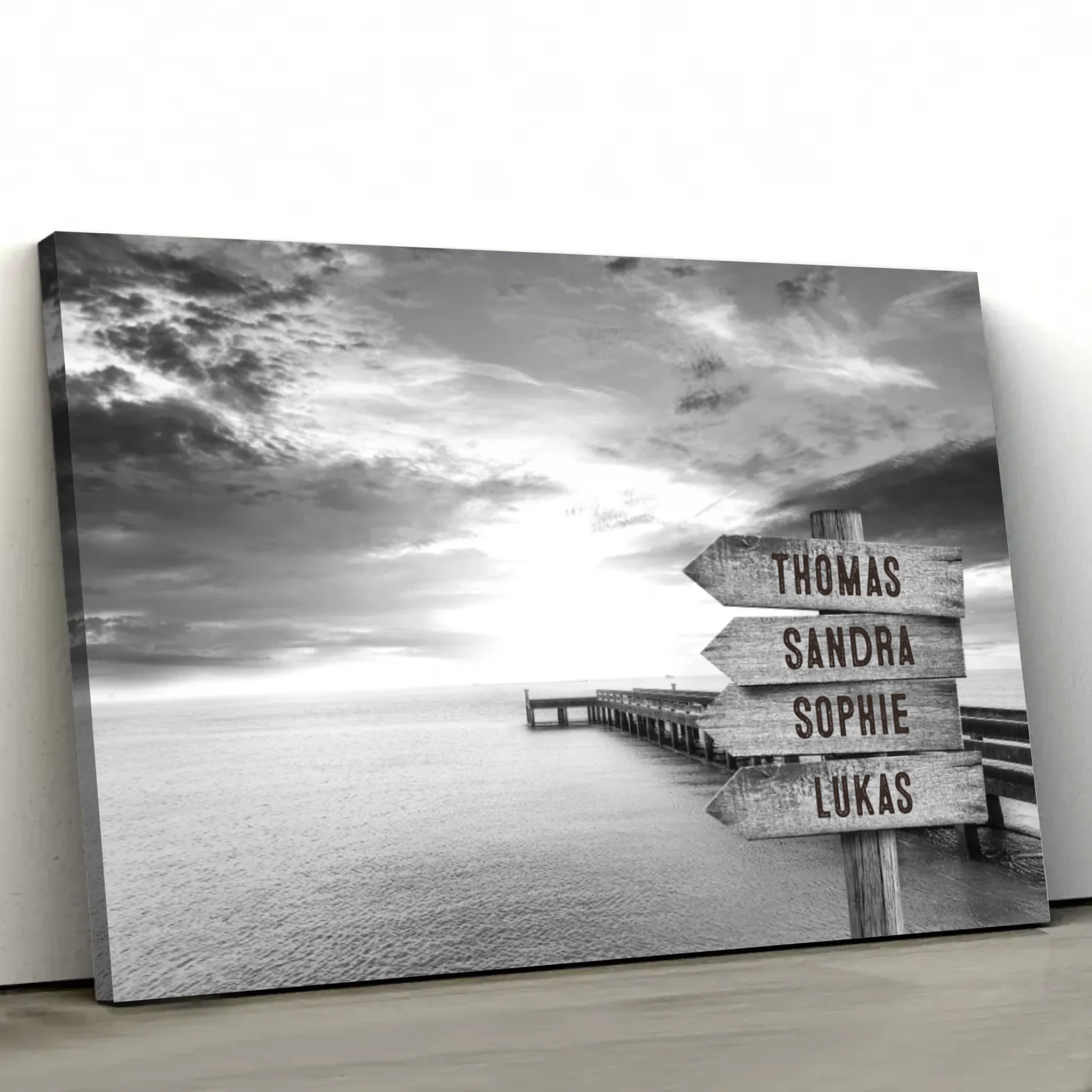 Personalisierte Leinwand "Wegweiser am Steg am Meer"