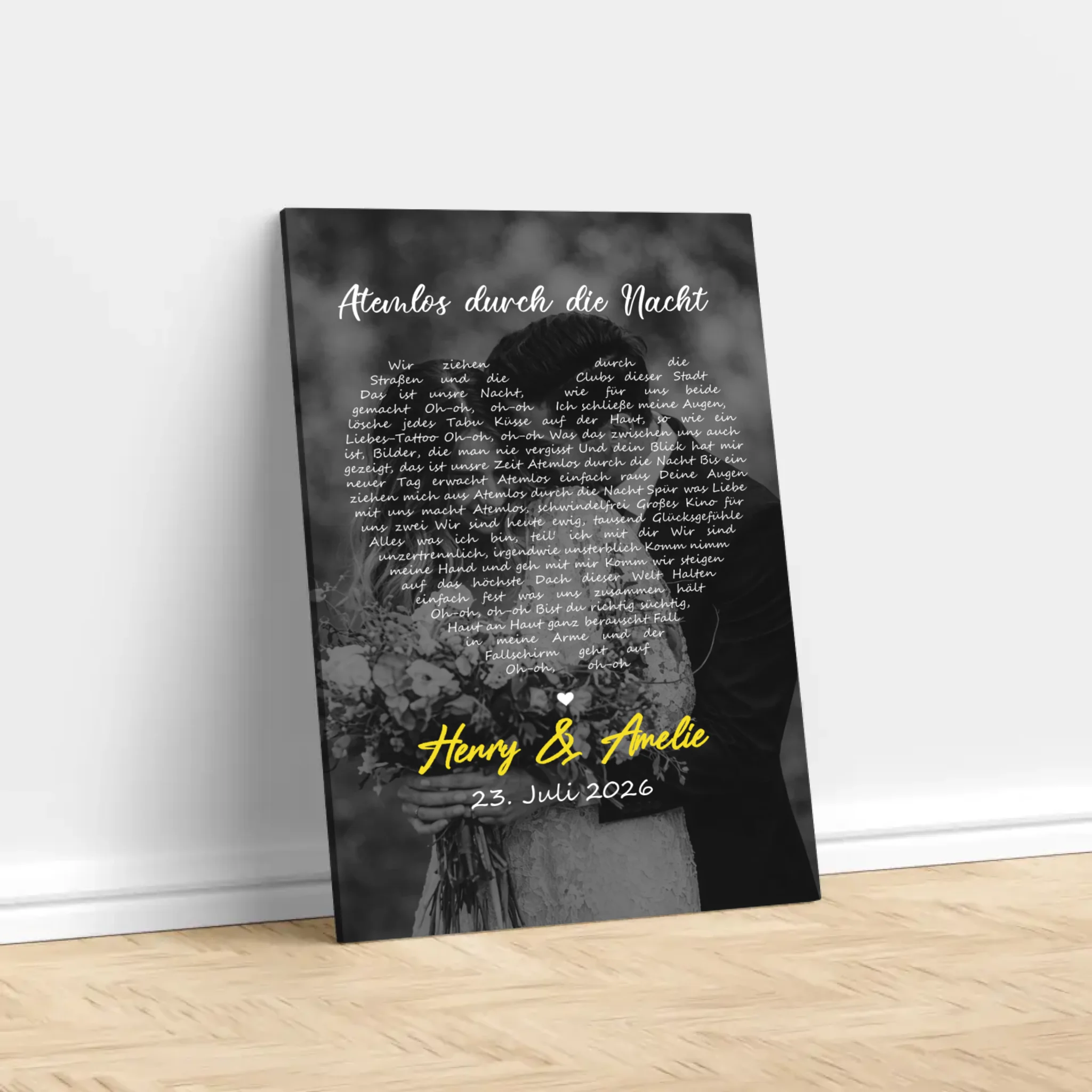 Personalisierte Leinwand – Herzförmige Songtexte in Schwarz-Weiß-vertikal