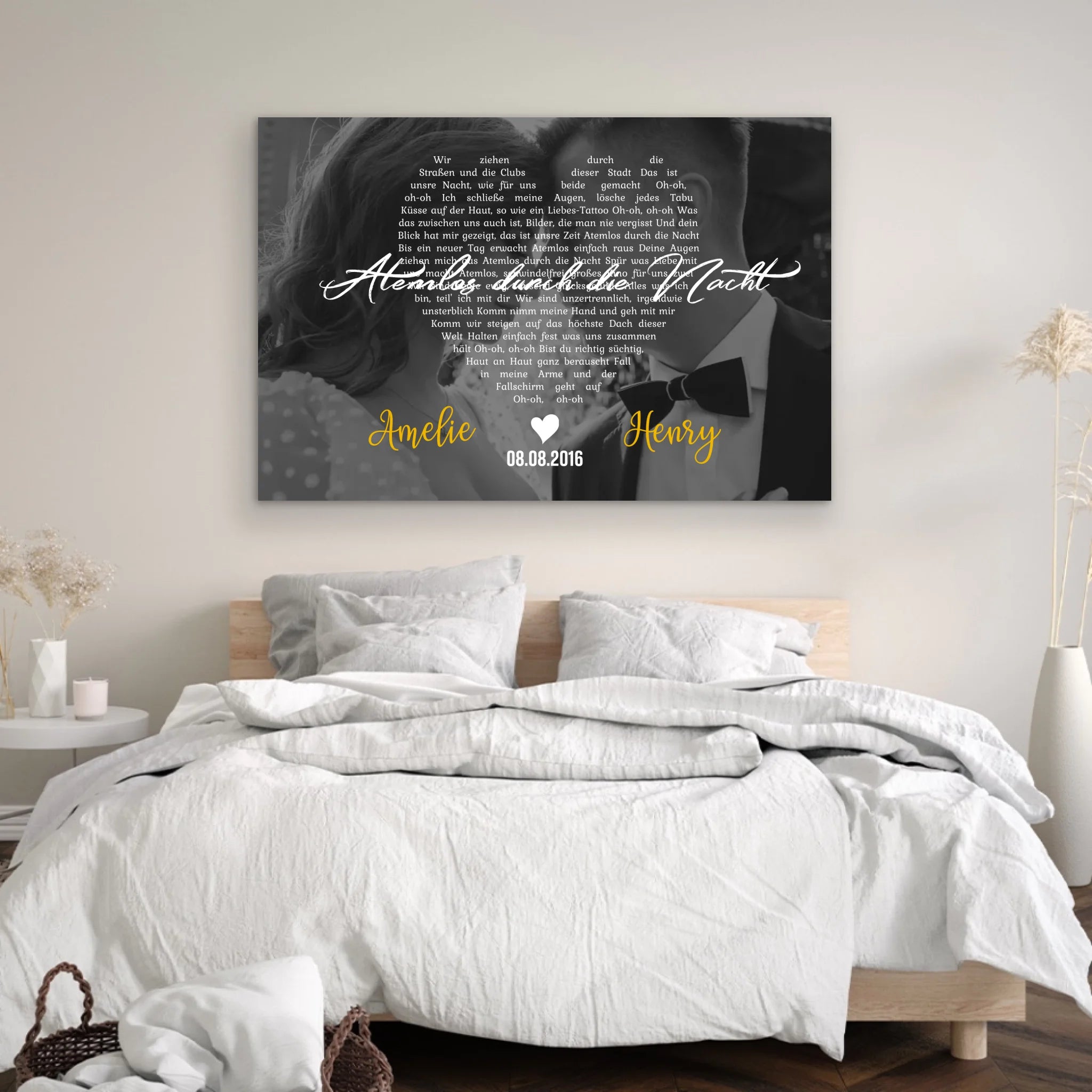 Personalisierte Leinwand – Herzförmige Songtexte in Schwarz-Weiß