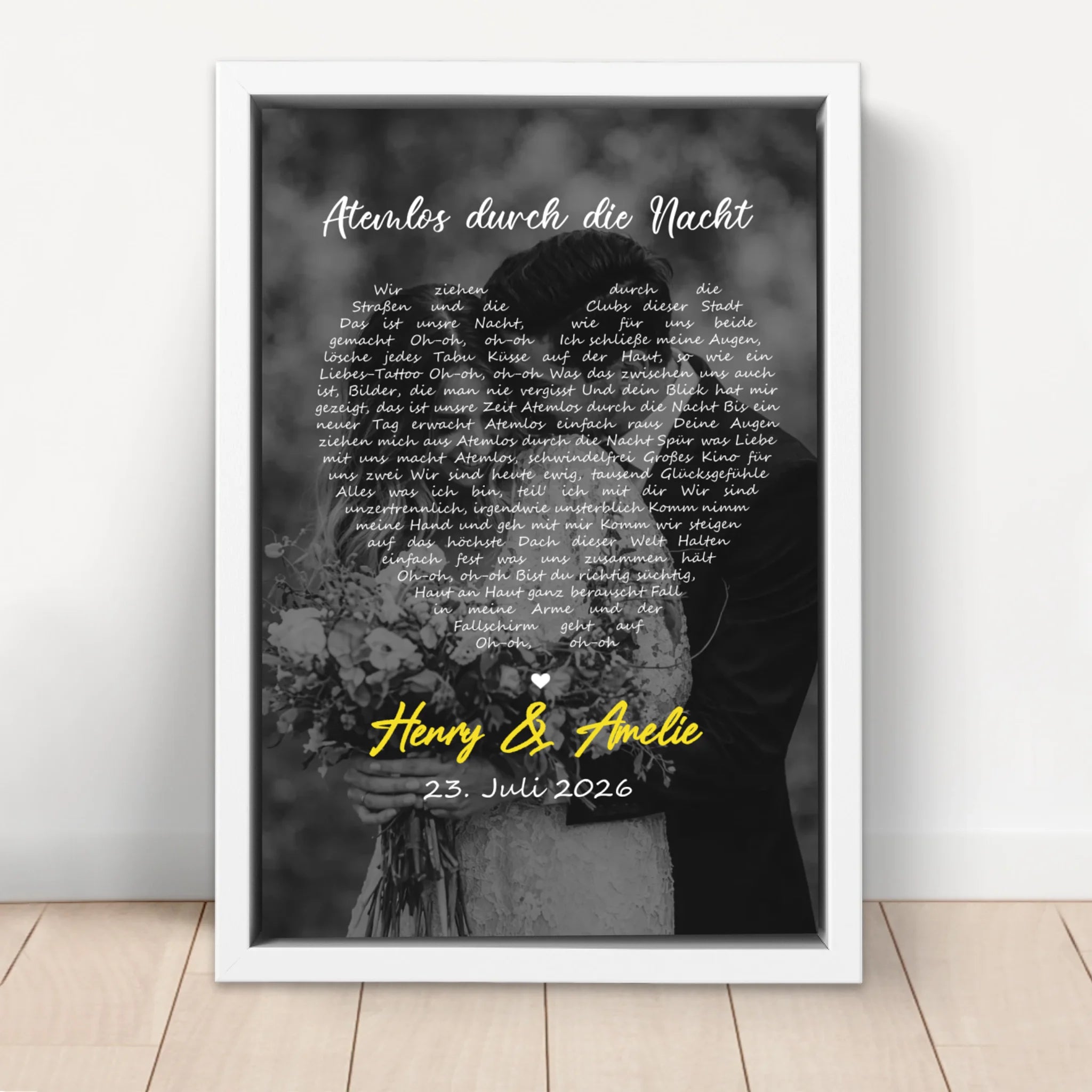 Personalisierte Leinwand – Herzförmige Songtexte in Schwarz-Weiß-vertikal