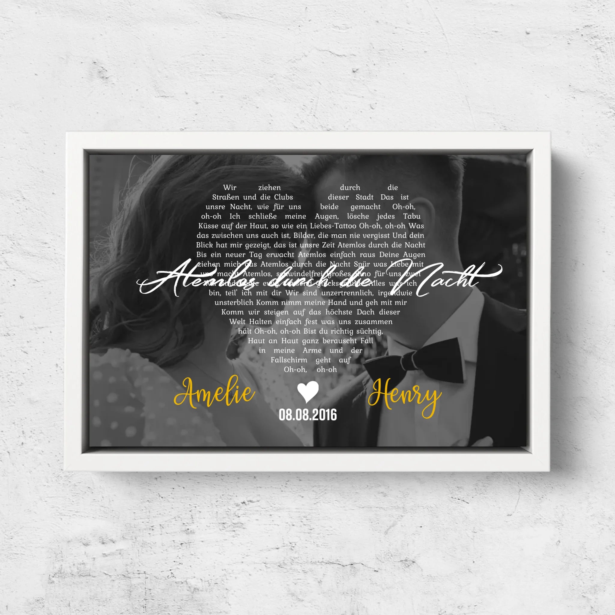 Personalisierte Leinwand – Herzförmige Songtexte in Schwarz-Weiß