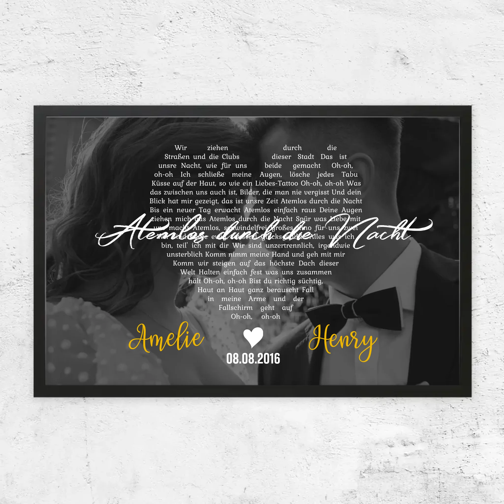Personalisiertes Poster – Herzförmige Songtexte in Schwarz-Weiß