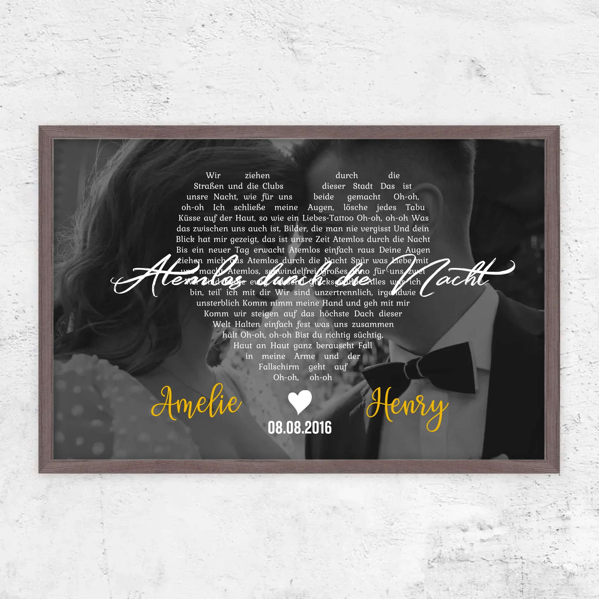 Personalisiertes Poster – Herzförmige Songtexte in Schwarz-Weiß