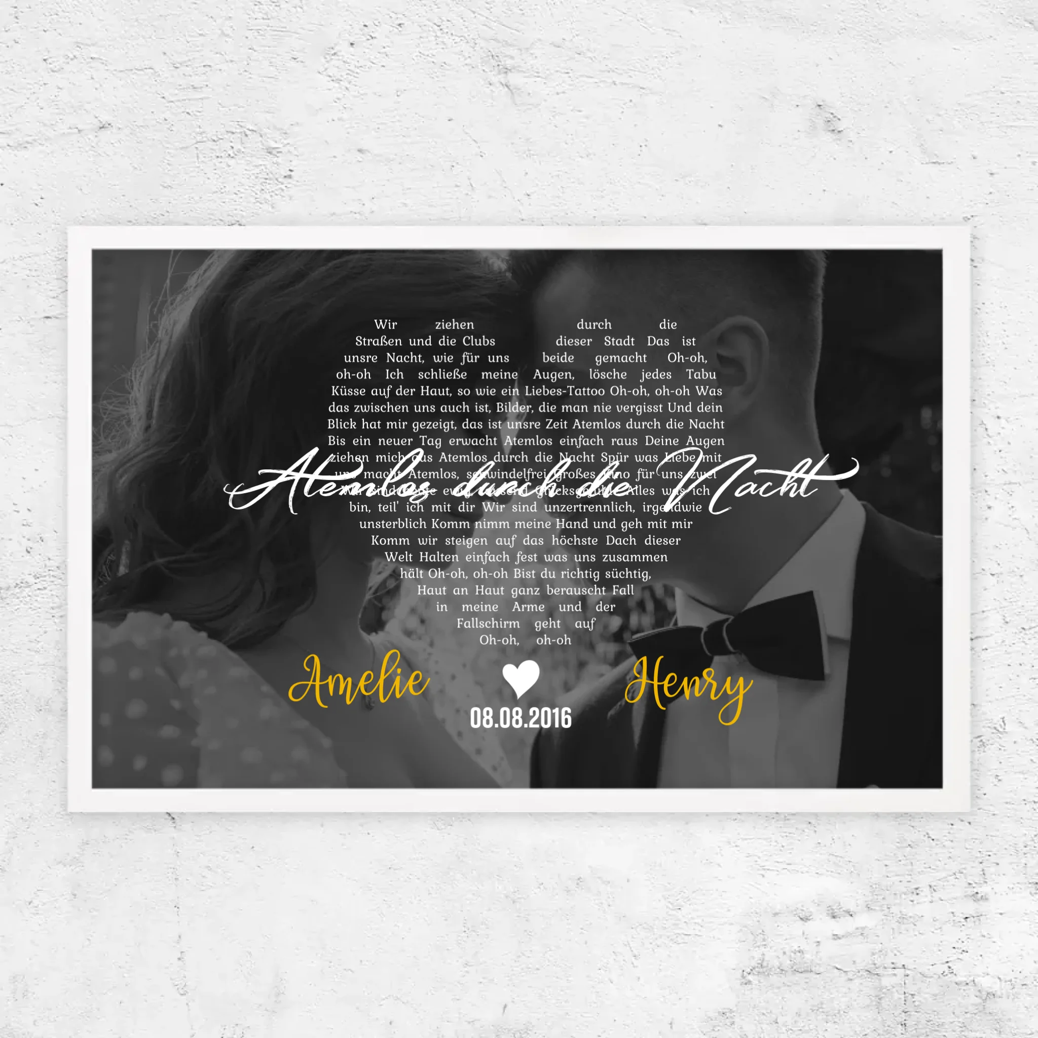 Personalisiertes Poster – Herzförmige Songtexte in Schwarz-Weiß