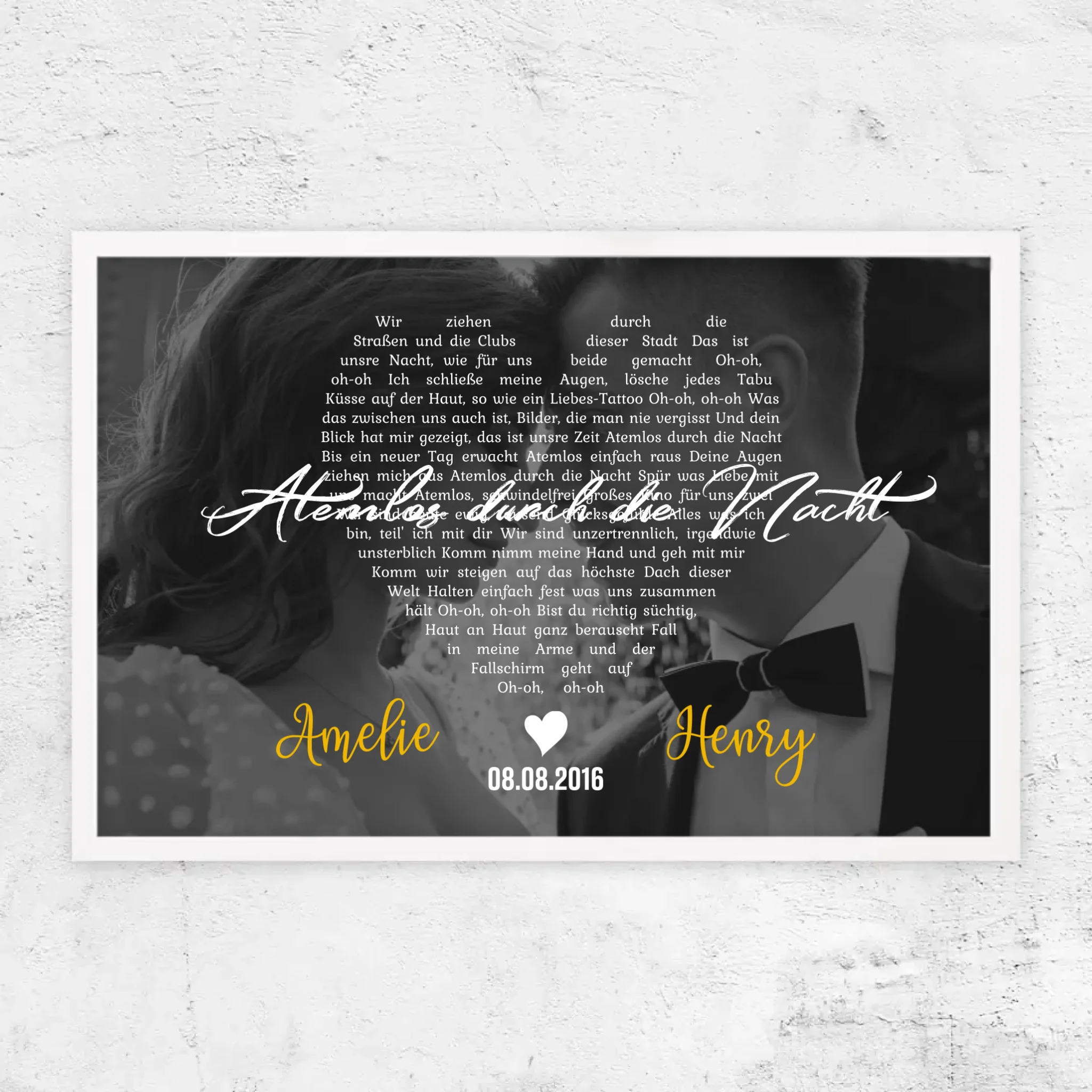 Personalisiertes Poster – Herzförmige Songtexte in Schwarz-Weiß